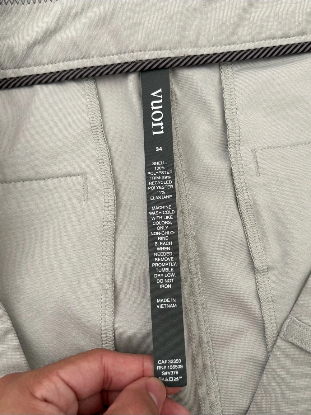 Vuori Men's Vuori Meta Cargo Short Shorts Beige Grey Size 34 Casual Comfort USA